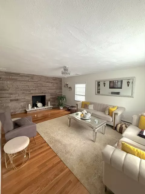103 Swan St, Everett, MA 02149 photo 4
