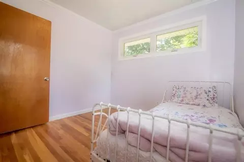 Bedroom - 6 Edgewood St, Derry, NH 03038 photo 4 of 6