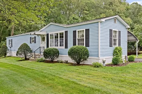 27 Tyler St, Brookfield, MA 01506
