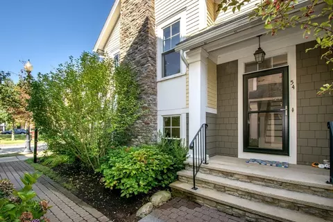 54 Parkview St, Weymouth, MA 02190