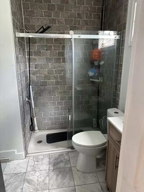 Bath - 58 Walnut St, Everett, MA 02149 photo 4 of 6