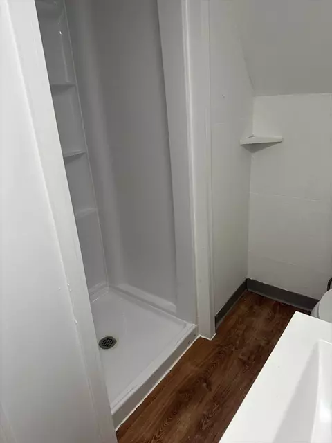Bath - 58 Walnut St, Everett, MA 02149 photo 3 of 6