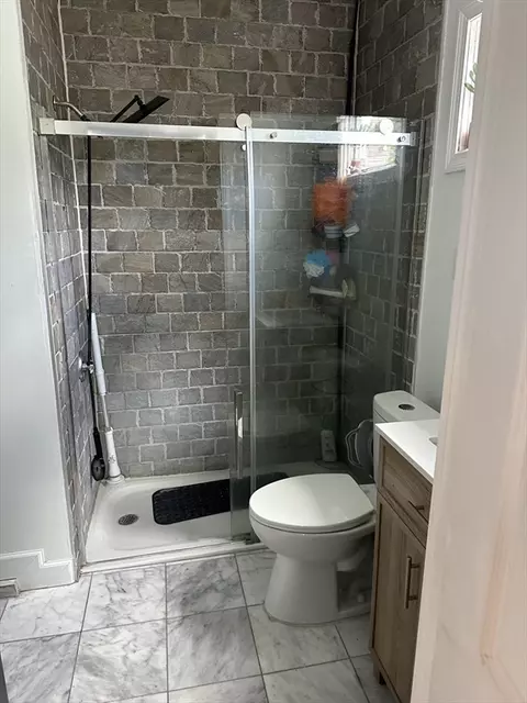 Bath - 58 Walnut St, Everett, MA 02149 photo 5 of 6