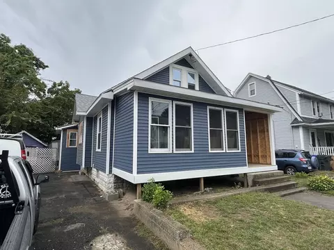 22 Sargon St, Springfield, MA 01104