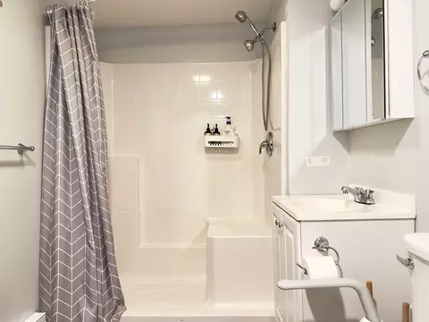 Bath - 46 Lyman St, Worcester, MA 01603 photo 1 of 2