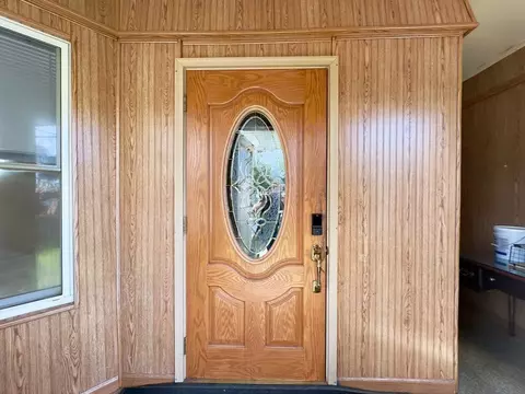 Entry Way - 46 Lyman St, Worcester, MA 01603 photo 2 of 2
