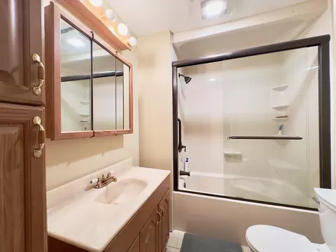 Bath - 46 Lyman St, Worcester, MA 01603 photo 2 of 2