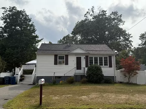 75 Franklin St, Tewksbury, MA 01876