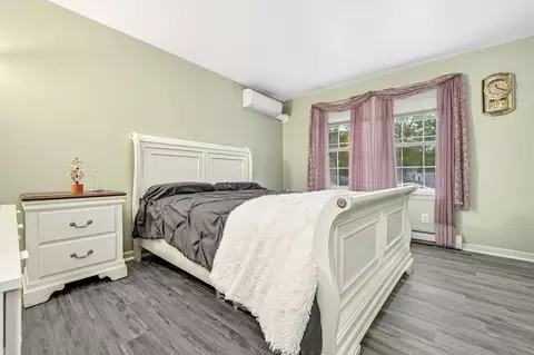 Bedroom - 15 Jackson Rd, Webster, MA 01570 photo 3 of 4