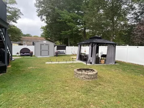 Exterior - 15 Jackson Rd, Webster, MA 01570 photo 5 of 6