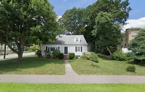 899 Greendale Ave, Needham, MA 02492