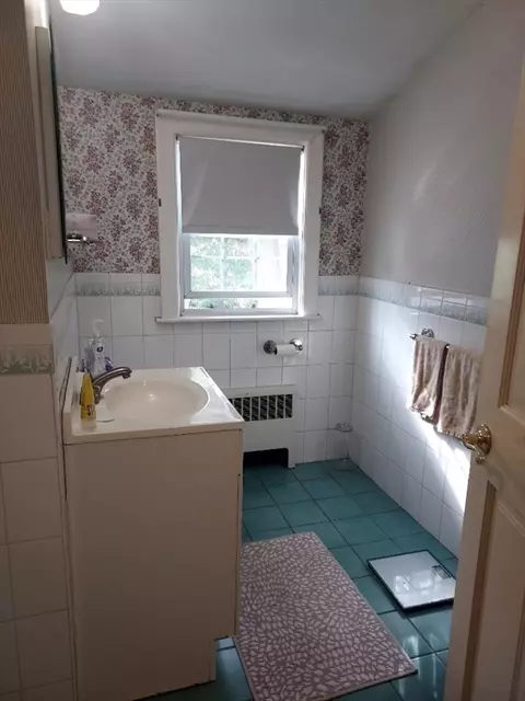 899 Greendale Ave, Needham, MA 02492 photo 2
