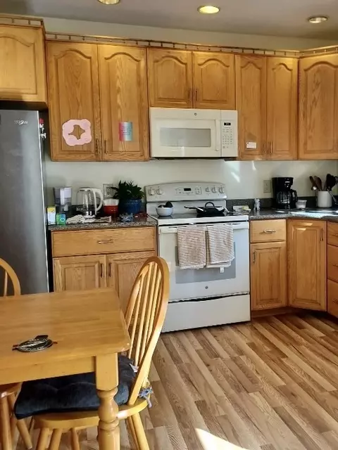 899 Greendale Ave, Needham, MA 02492 photo 4