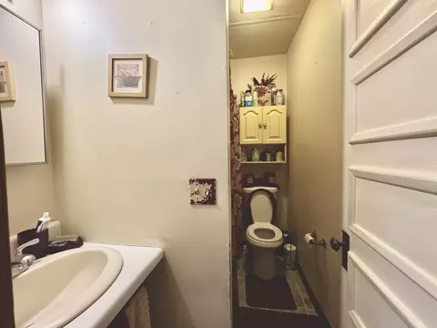 427 Orange St, Springfield, MA 01108 photo 9