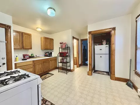427 Orange St, Springfield, MA 01108 photo 6