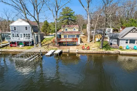 6 Cedar Pond Dr, Sturbridge, MA 01566