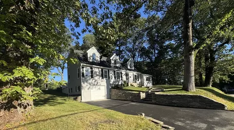 8 Garden St, Auburn, MA 01501