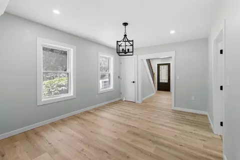 Entry Way - 711 Ware St, Mansfield, MA 02048 photo 2 of 5