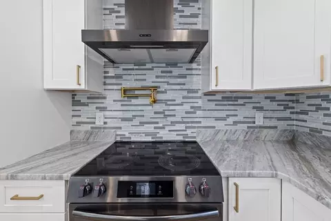 Kitchen - 711 Ware St, Mansfield, MA 02048 photo 3 of 5