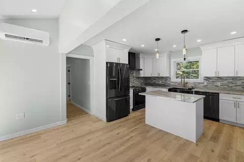 Kitchen - 711 Ware St, Mansfield, MA 02048 photo 5 of 5