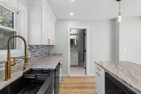Kitchen - 711 Ware St, Mansfield, MA 02048 photo 4 of 5
