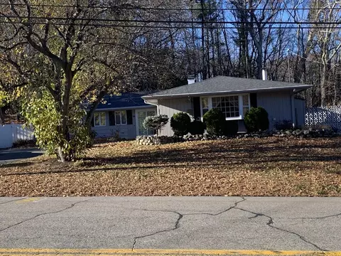 14 Eisenhower Rd, Framingham, MA 01701