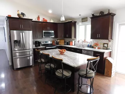 16 Wakefield Ave, Webster, MA 01570 photo 5