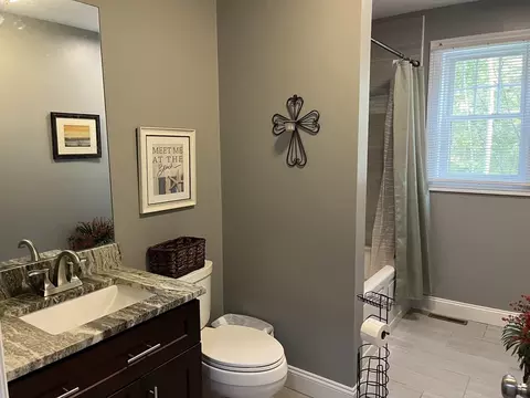 16 Wakefield Ave, Webster, MA 01570 photo 10