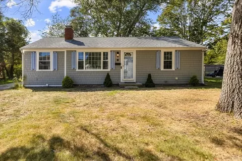 23 Holly Ln, Yarmouth, MA 02664