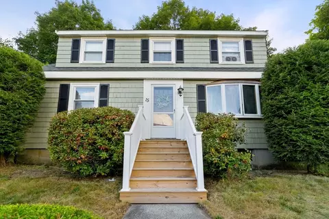 15 Park St, Middleton, MA 01949