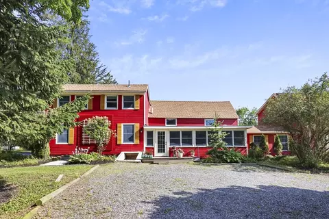 9 Castle Hill Rd, Stockbridge, MA 01262