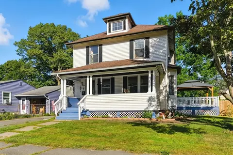 79 Beech St, Greenfield, MA 01301