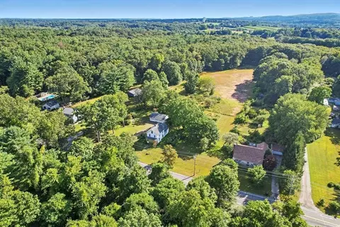 134 Ferry St, South Hadley, MA 01075