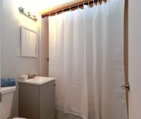Bath - 191 Glasgow St UNIT 1, Fall River, MA 02721 photo 1 of 1