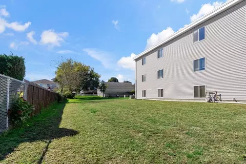 Exterior - 191 Glasgow St UNIT 1, Fall River, MA 02721 photo 2 of 2