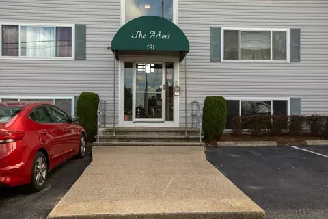 191 Glasgow St UNIT 1, Fall River, MA 02721