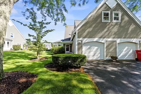 13 Bay Pointe Dr Ext #13, Buzzards Bay, MA 02532