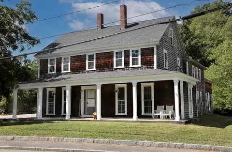 970 N Main St, Raynham, MA 02767