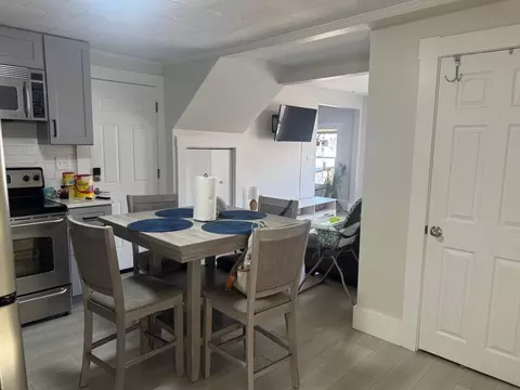 Dining - 984 Middlesex St, Lowell, MA 01851 photo 1 of 1