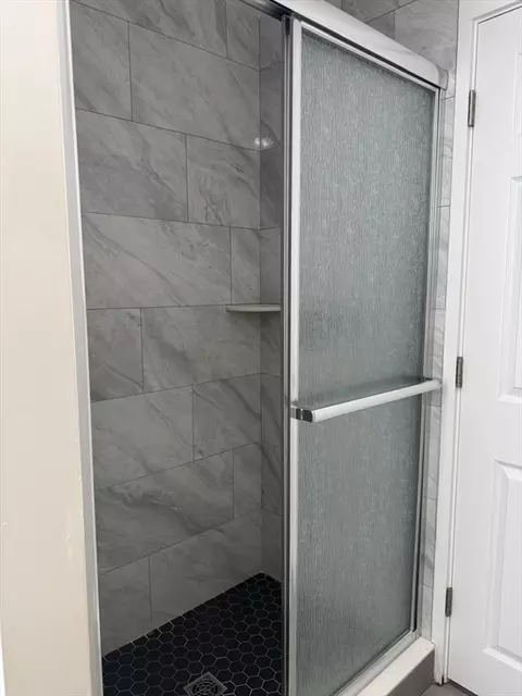Bath - 984 Middlesex St, Lowell, MA 01851 photo 3 of 12