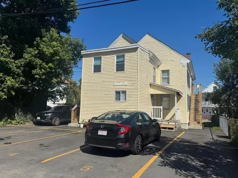 Exterior - 984 Middlesex St, Lowell, MA 01851 photo 3 of 4