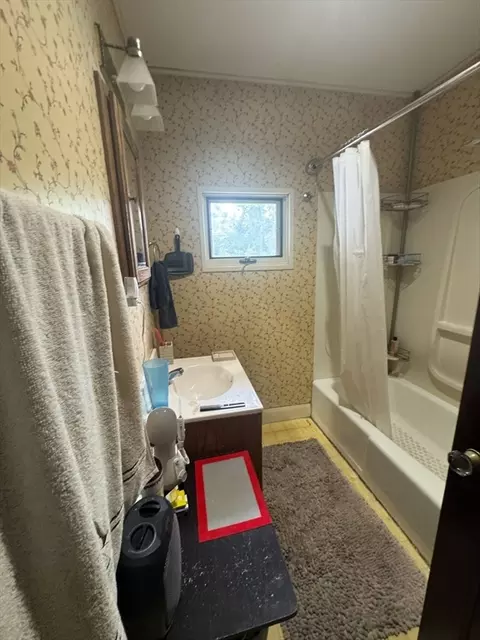 104 Maple St, Gardner, MA 01440 photo 7