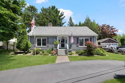 43 Edgewater Dr, Blackstone, MA 01504