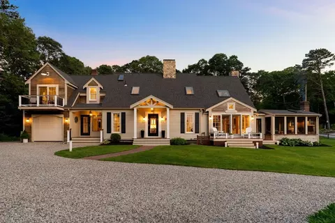 14 2nd St, Harwich, MA 02645