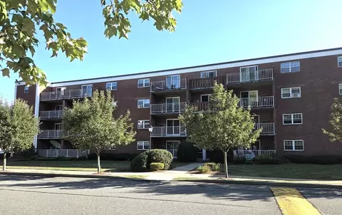 50 Webster St #409, Weymouth, MA 02190