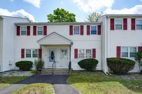 50 Arnold Ave #50, Lowell, MA 01852