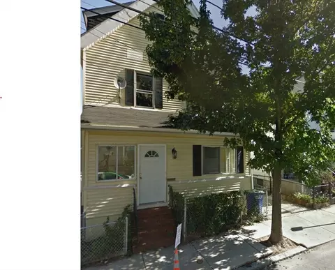 89 Heath St, Somerville, MA 02145