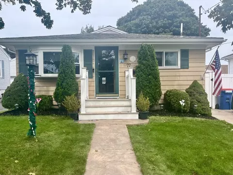 77 Ricketson St, New Bedford, MA 02744