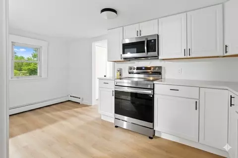 39 3rd Ave, Bellingham, MA 02019 photo 2