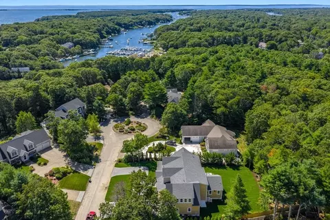 79 Rivers Edge Rd, Falmouth, MA 02536